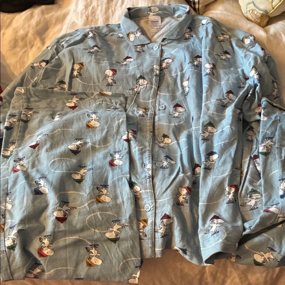 Peanuts X Hannah Anderson Light Blue Snoopy Allover pajama set